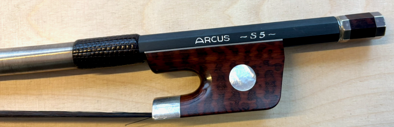 Arcus S5 bass bow